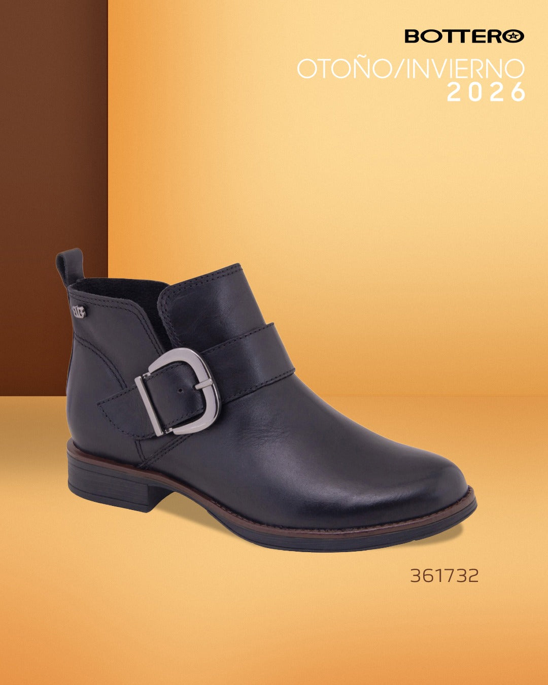 Botín de Cuero Negro, Caña Corta con Hebilla Ancha y Taco Bajo